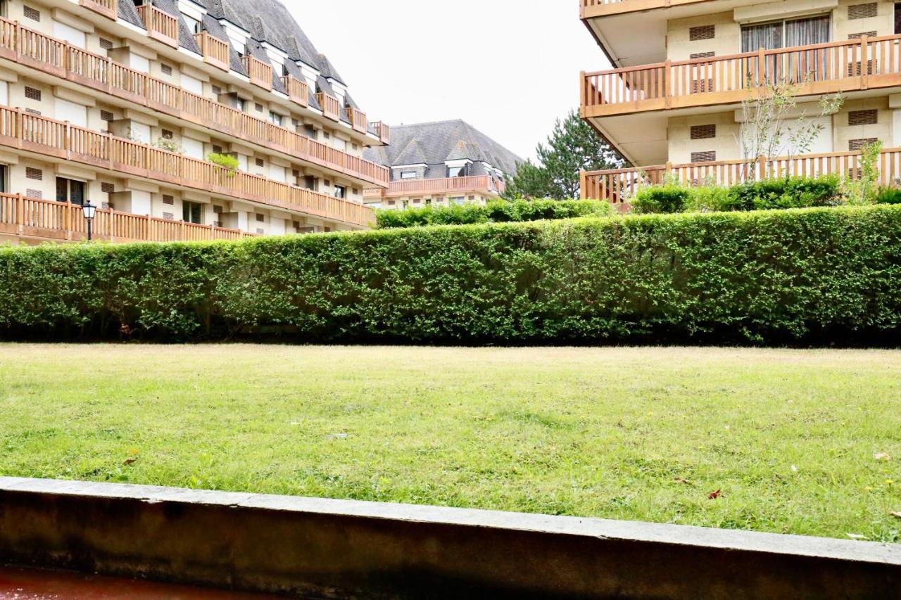Studio Royal De La Plage Deauville Exterior foto
